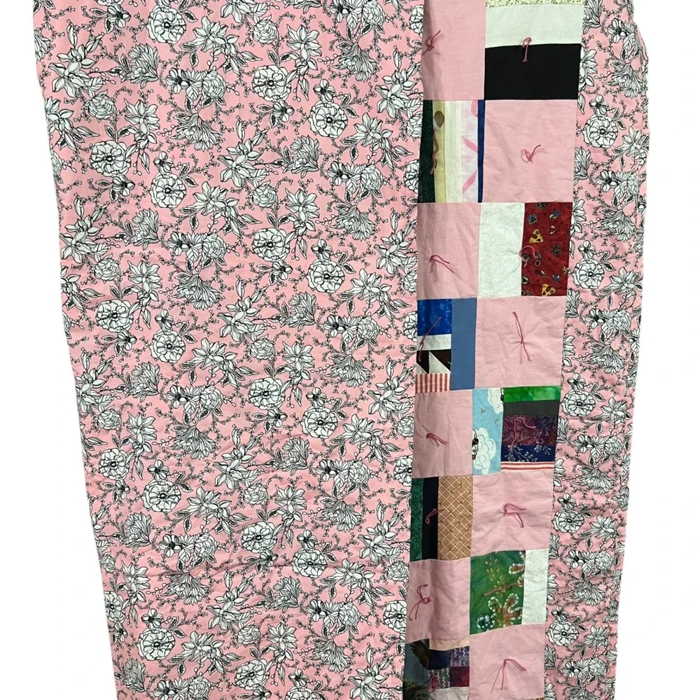 Handmade Pink Patchwork‎ Tied Quilt Floral Border Scrappy Design 54x70